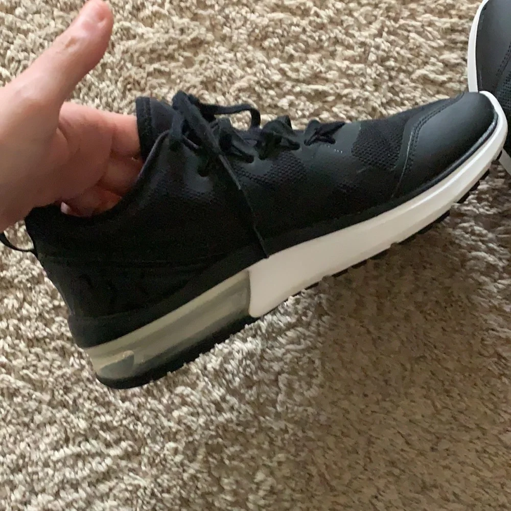Nike Black and White Low-Top Athletic Sneakers - Picture 5 of 12